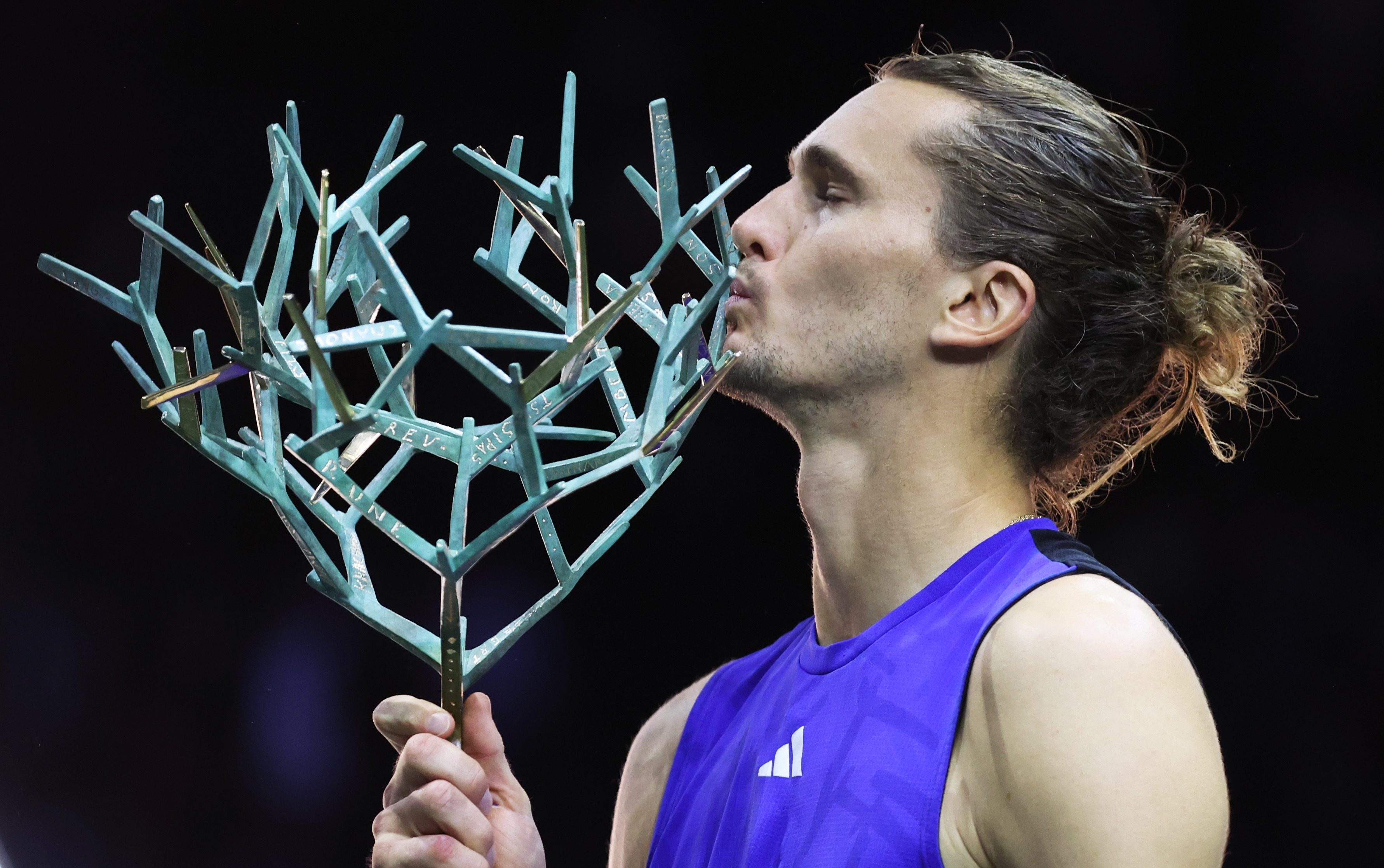 lol竞猜-英国网球队强势法国网球队，兹维列夫制霸全场的简单介绍