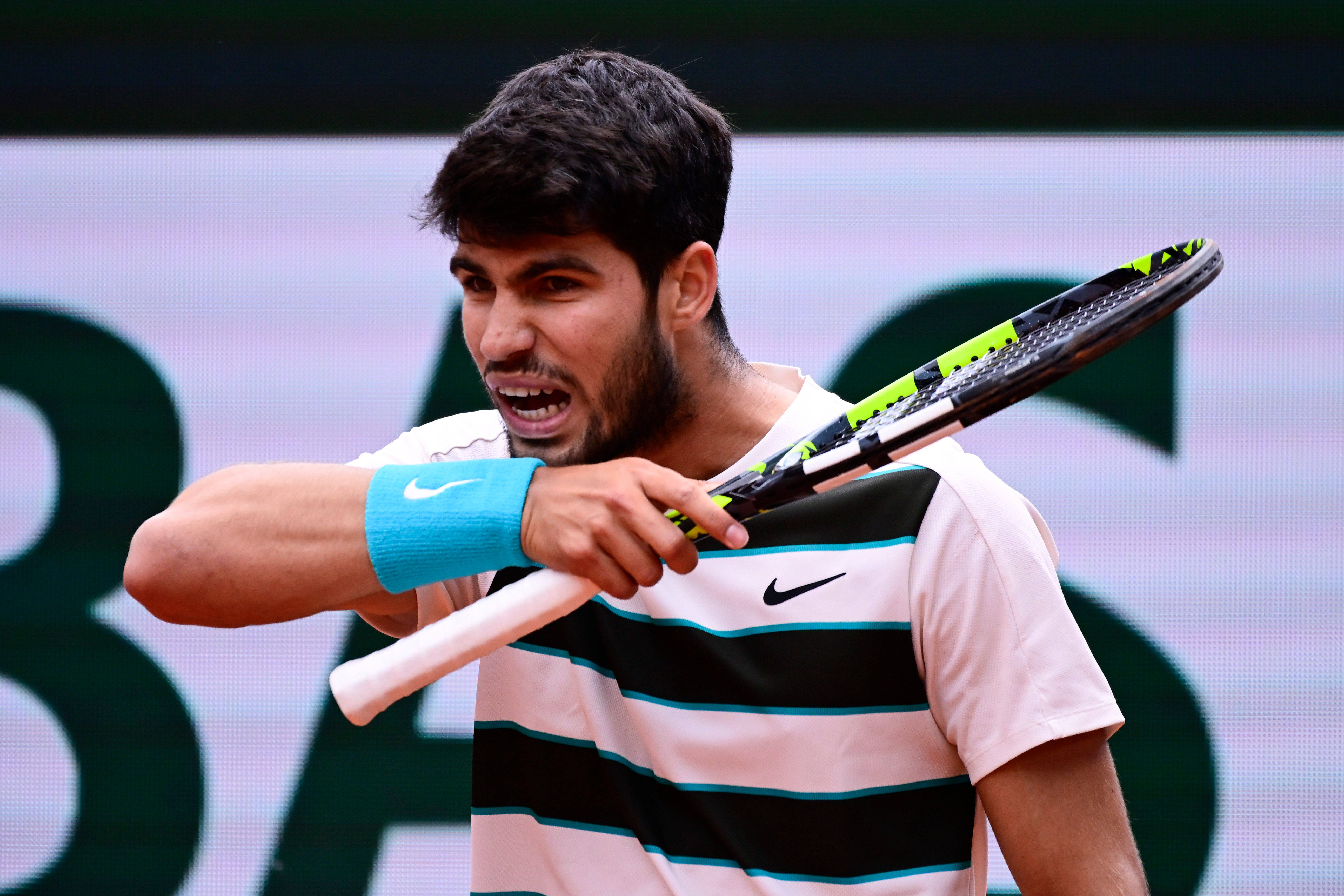 英国网球队横扫法国网球队,阿尔卡拉斯完成帽子戏法 英国网球队横扫法国网球队,阿尔卡拉斯完成帽子戏法