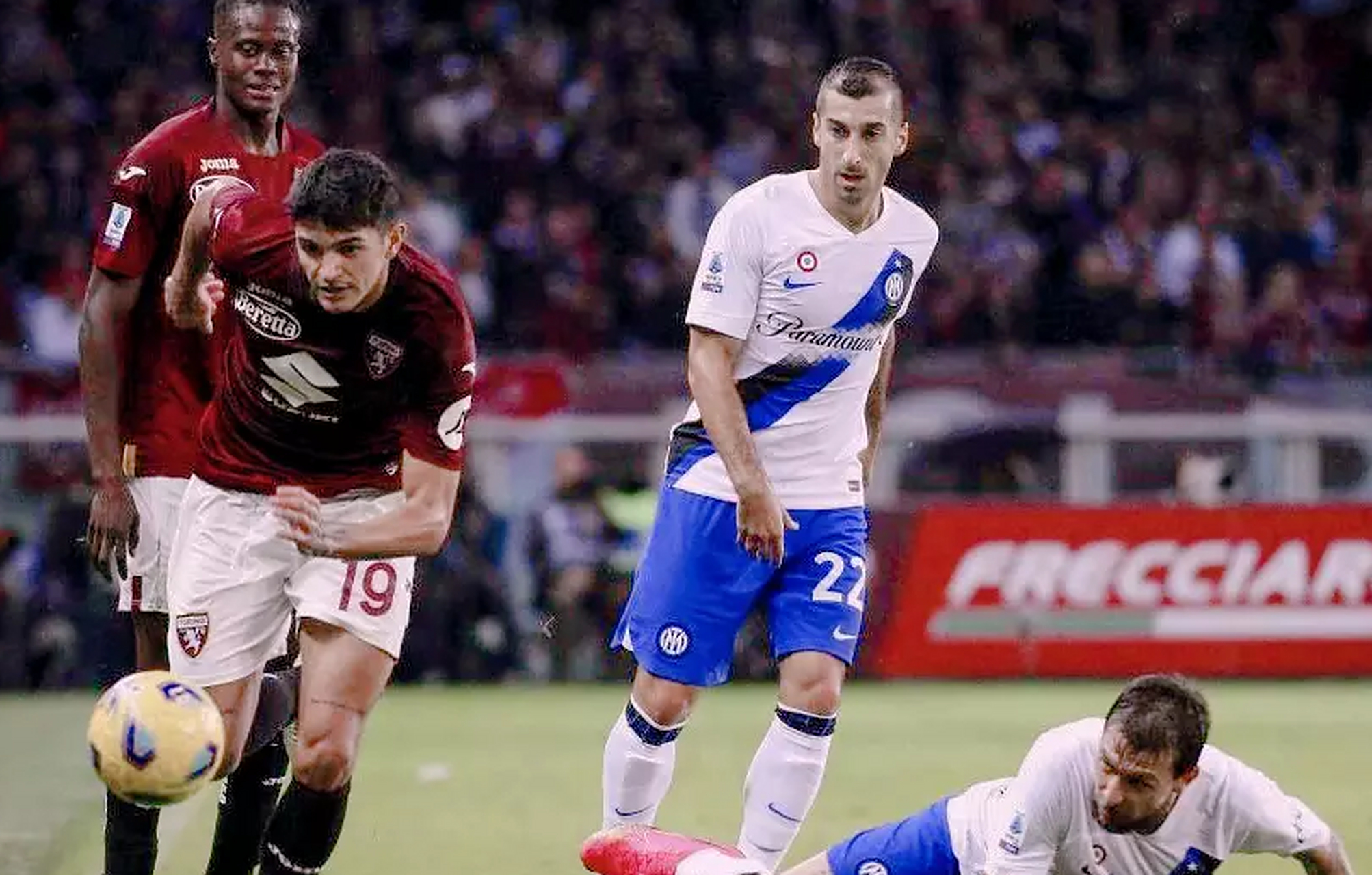 LOL英雄联盟投注竞猜-佛罗伦萨主场击败都灵，稳居中游行列的简单介绍