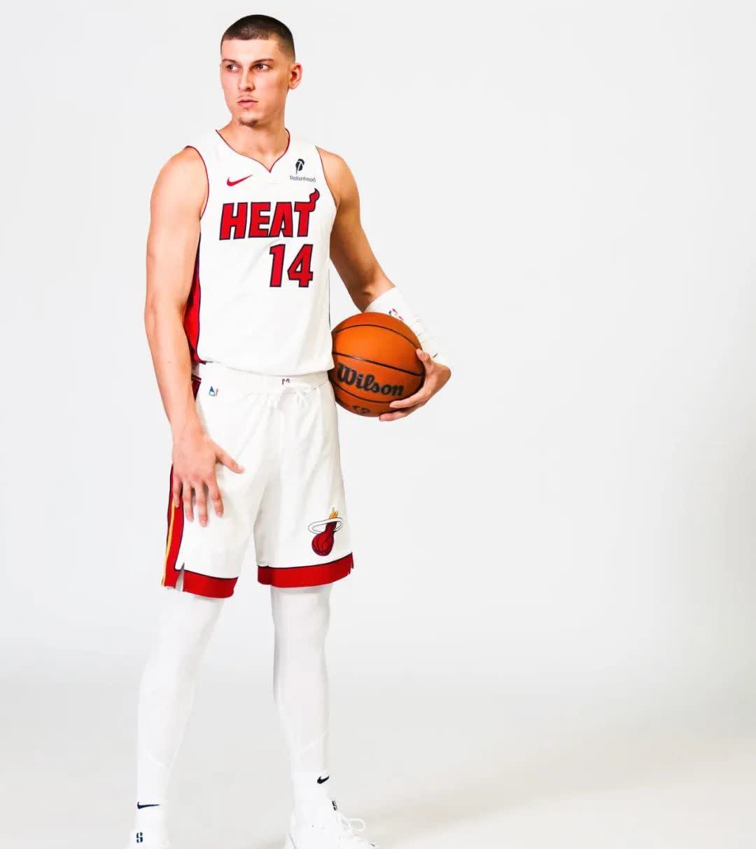 包含热火主帅赞扬球队团结力挫凯尔特人的词条 包含热火主帅赞扬球队团结力挫凯尔特人的词条