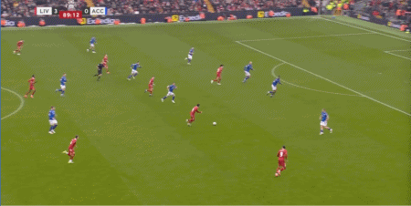 格拉非在比赛中连入两球帮助球队取胜 格拉非在比赛中连入两球帮助球队取胜