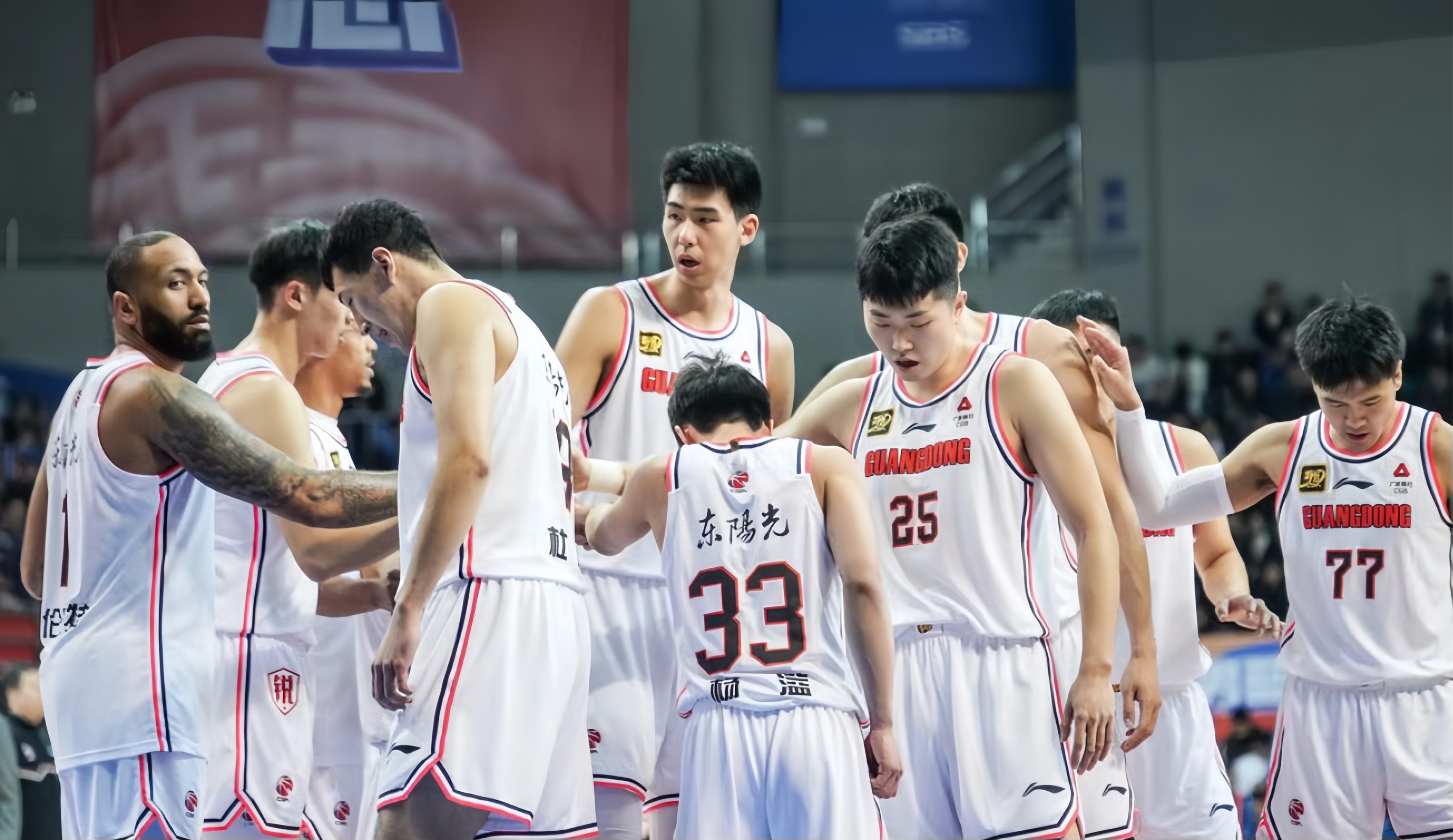 LOL英雄联盟投注竞猜-包含江苏男篮客场惨败于广东队，遭遇连败的词条