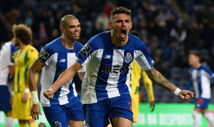 LOL英雄联盟直播-包含拉齐奥连续击败对手，排名逐渐攀升的词条