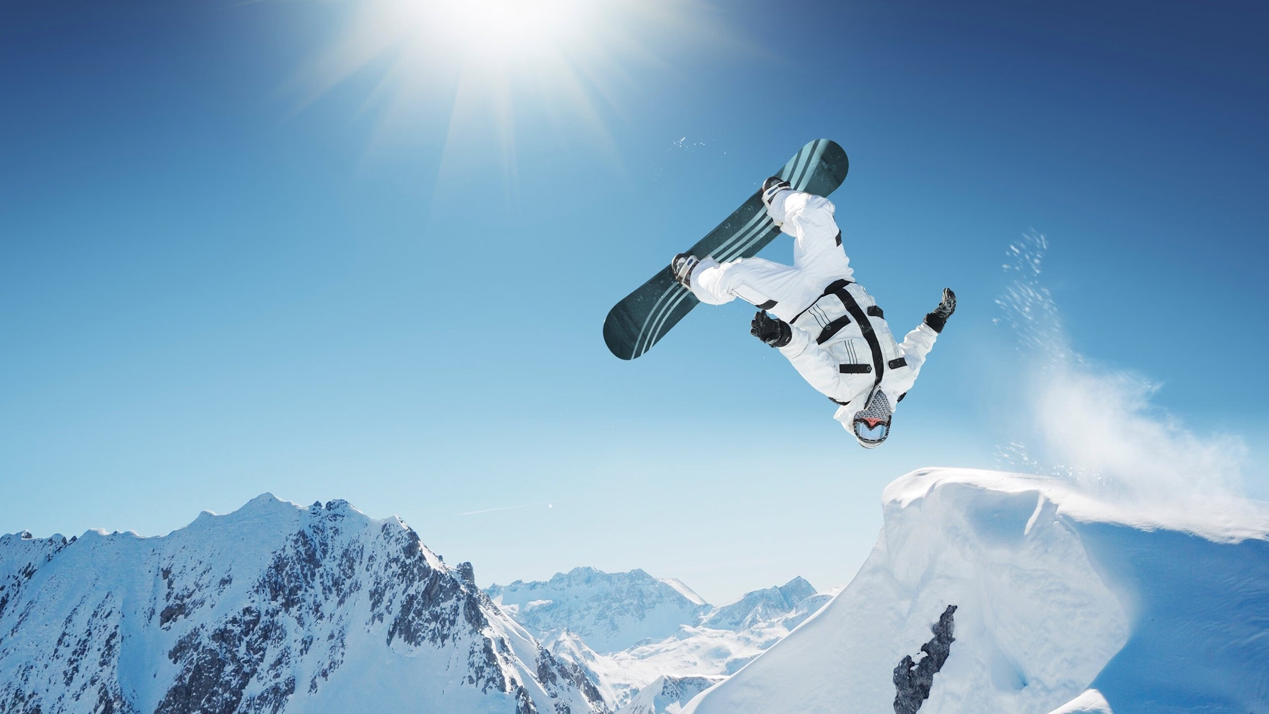 劳塔罗进攻端无人可挡，哥斯达黎加绝杀伊拉克，绿茵场上的双面传奇