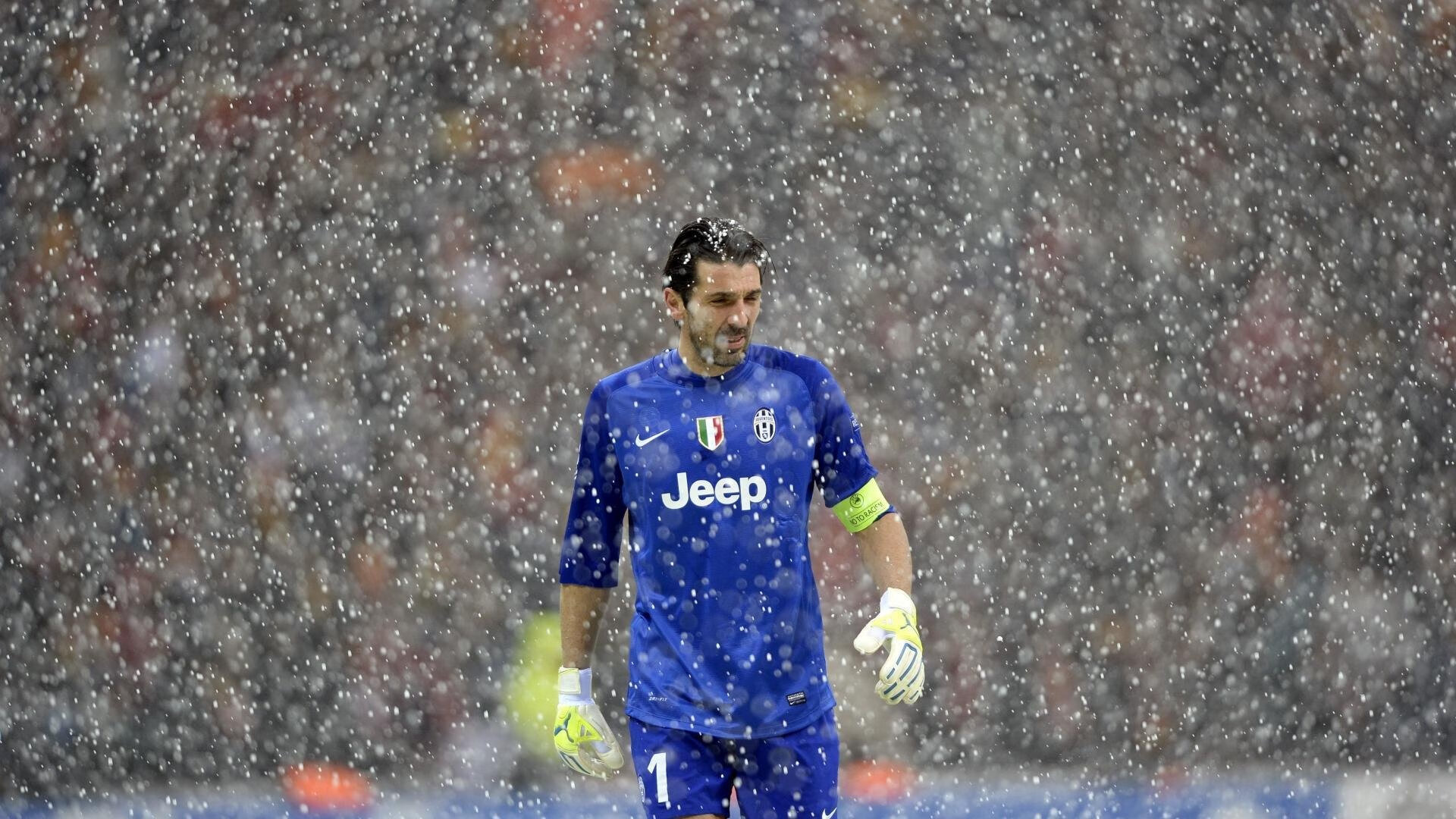 LPL赛事观看-赛道霸权更迭，雷诺铁骑碾碎红色神话，汉密尔顿烈火点燃新时代