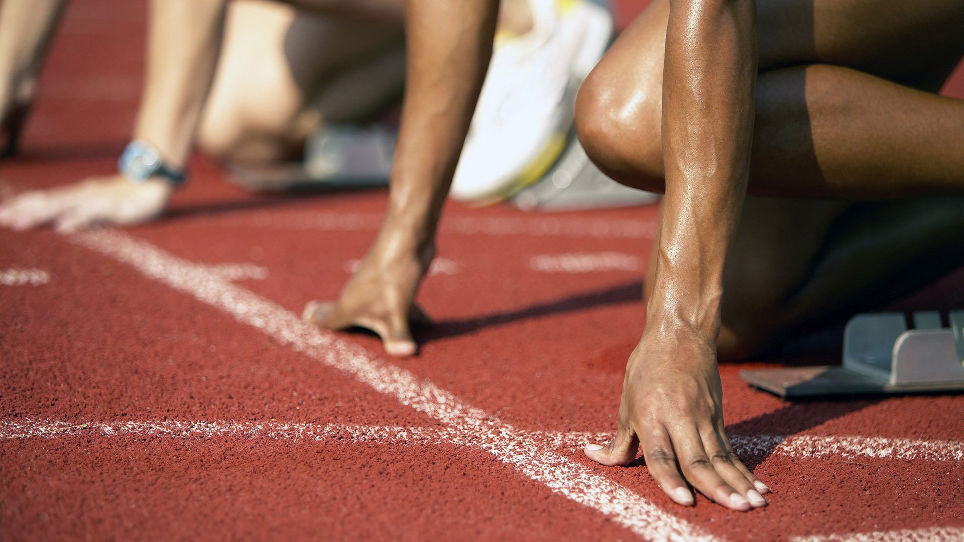 塞恩斯创纪录之夜，红牛二队惊天逆转威廉姆斯